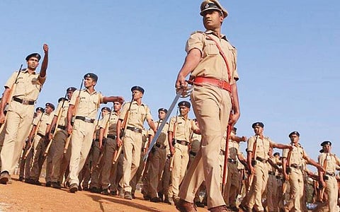 கிளர்ந்தெழுங்கள் தோழர்களே! - 40: காக்கியின் நிறம்