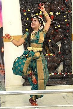 மகளிா் கல்லூரியில் கலை விழா