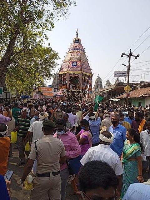 காரைக்கால் கைலாசநாதர் கோயில் தேரோட்டம்: ஏராளமான பக்தர்கள் பங்கேற்பு