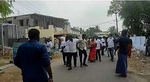 வெள்ளலூர் பேரூராட்சி தலைவர், துணைத் தலைவர் தேர்தல்: திமுக கவுன்சிலர் கணவர் மீது தாக்குதல்