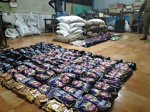 பறிமுதல் செய்யப்பட்ட புகையிலைப்பொருள்கள்.