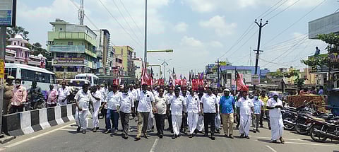 10 சதவீதம் அரசுப் பேருந்துகளே இயக்கம்