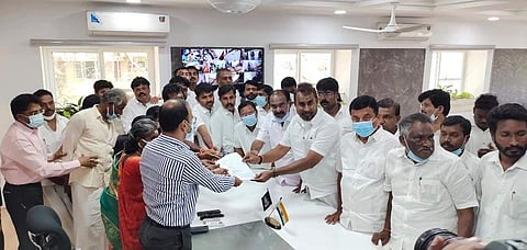 வெள்ளலூரில் தேர்தல் ஒத்திவைப்புக்கு திமுகவினரே காரணம்: எஸ்.பி வேலுமணி குற்றச்சாட்டு