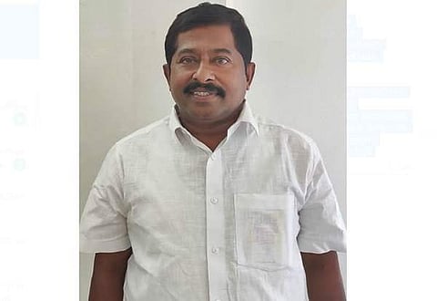 தலைவர் வேட்பாளராக திமுக சார்பில் போட்டியிட்டு வெற்றி பெற்ற  குமார்