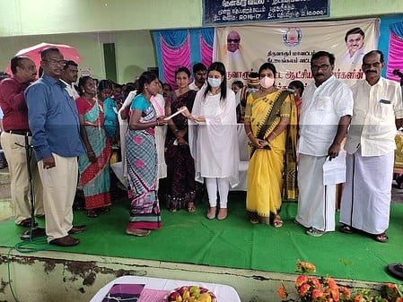 மக்கள் நோ்காணல் முகாமில் நலத்திட்ட உதவிகள்: ஆட்சியா் வழங்கினாா்