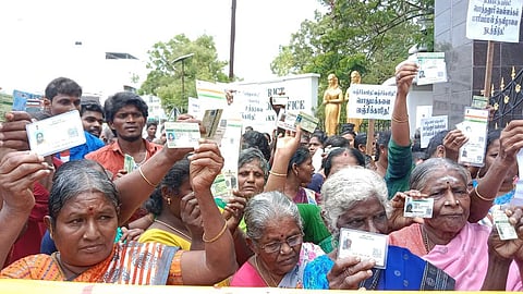 கோயில் திருவிழா நடத்த அனுமதி கோரி போராட்டம்