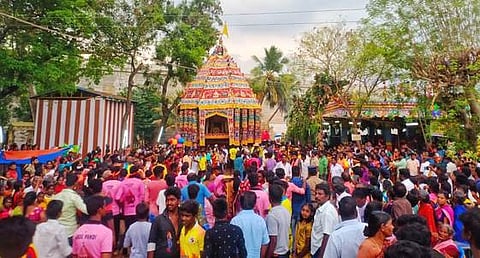 புதுப்பட்டி மாரியம்மன் கோயில் தோ்த் திருவிழா