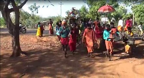 சத்தியமங்கலம்: தொட்டகோம்பை மாரியம்மன் அலங்கரிக்கப்பட்ட சப்பரத்தில் திருவீதி உலா