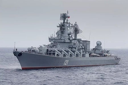 கடலுக்குள் மூழ்கியது ரஷிய போா்க் கப்பல்