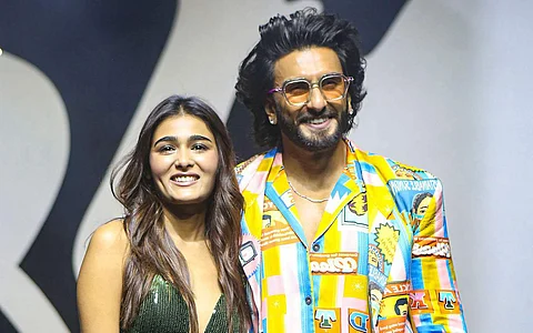 பாலிவுட் இயக்குநர் திவ்யாங் தக்கர் இயக்கத்தில் நடிகர் ரன்வீர் மற்றும் நாயகி ஷாலினி பாண்டே நடிக்கும் படம் 'ஜெயேஷ்பாய் ஜோர்தார்'.
