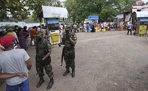 மக்கள் போராட்டம்: இலங்கையில் முழு ஊரடங்கு