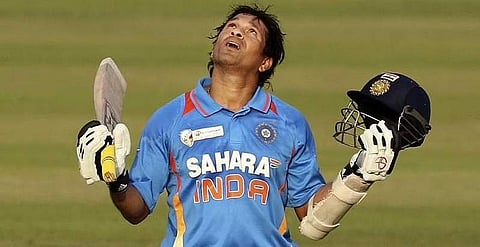 49-வது பிறந்த நாள்: சச்சினின் மகத்தான 49 சாதனைகள்