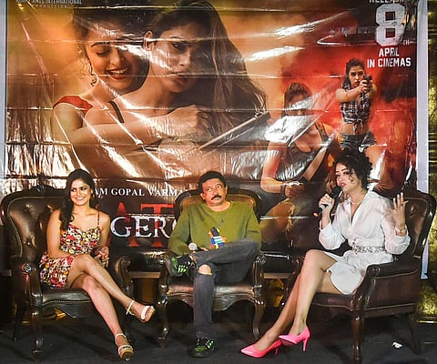 டிரெய்லர் வெளியீட்டின் போது  அப்சரா ராணி, நைனா கங்குலி,  இயக்குநர் ராம் கோபால் வர்மா.