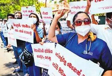 இலங்கைக்கு இந்தியா அளித்த கடன் தீா்ந்து வருகிறது: மாத இறுதியில் டீசல் இல்லாத நிலை?