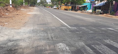 பெரியகுளம் அருகே கைலாசபட்டியில் அகற்றப்பட்ட வேகத்தடைகள்