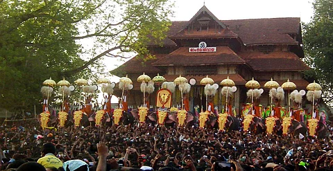 கேரளத்தில் கோலாகலமாக நடைபெற்ற திருச்சூர் பூரம் விழா! (விடியோ)