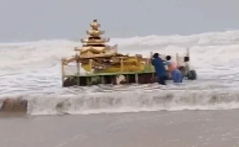 தங்க நிறத்தேர்