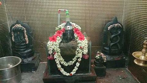 அரியலூா் பால பிரசன்ன சக்தி விநாயகரைச் சுற்றி அமைக்கப்பட்டுள்ள தொட்டி.