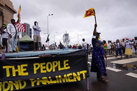 அரசுக்கு எதிராக இலங்கையில் நடைபெற்று வரும் போராட்டம்