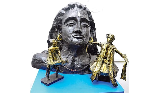 கண்களைக் கவரும் காகிதச் சிற்பங்கள்