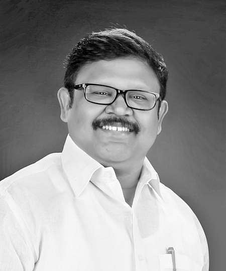 முனைவா் வைகைச்செல்வன்