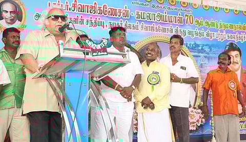 விழாவில் பேசுகிறாா் நடிகா் ராம்குமாா்.