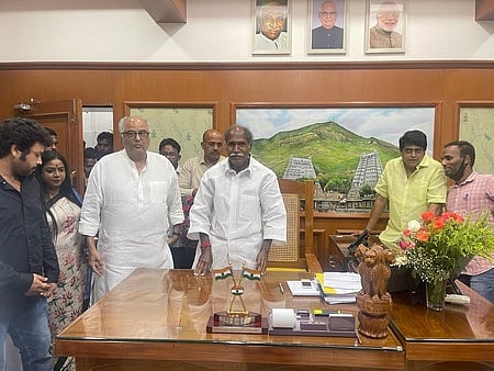 புதுவை முதல்வருடன் போனி கபூா் சந்திப்பு