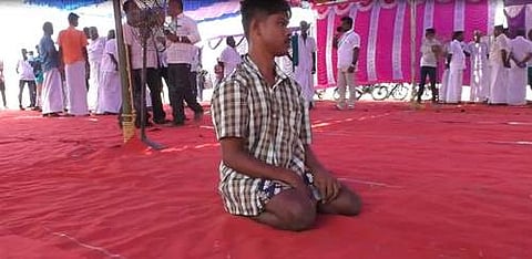 மணப்பாறை அருகே சுட்டெரிக்கும் வெயிலில் கிராம சபை கூட்டத்துக்கு வந்த மாற்றுத்திறனாளி