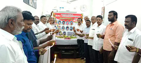 துப்பாக்கி சூட்டில் உயிரிழந்தவர்களுக்கு அஞ்சலி 