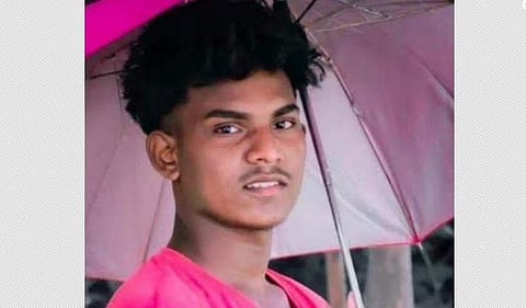 சாகசம் செய்யும்போது தவறி விழுந்து பலியானாரா கல்லூரி மாணவர்? விடியோ வைரல்