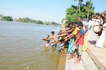 திருவையாறுக்கு வந்தது காவிரி நீா்