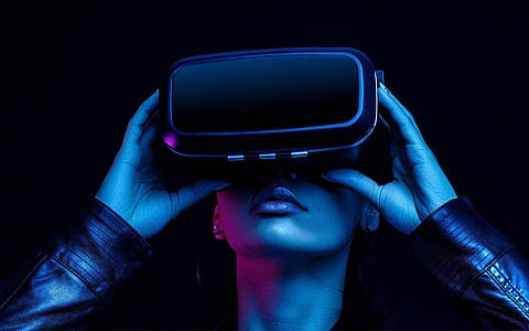 மெய்க்கு நிகராகாது மெய்நிகா்