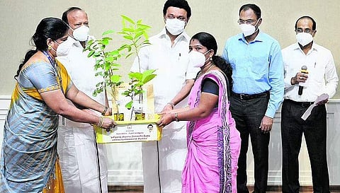 விவசாயிகளின் இதயத்தில் இடம்பிடித்த அரசு