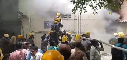 இந்தூரில் குடியிருப்பு கட்டடத்தில் தீ விபத்து: 7 பேர் பலி, 9 பேர் காயம்