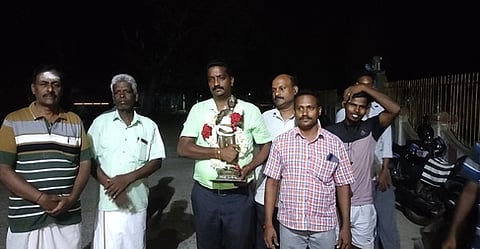 சாயாவனம் ரத்தின சாயாவனேஸ்வரா் கோயிலுக்கு கொண்டுவரப்பட்ட திருஞானசம்பந்தா் சிலை.