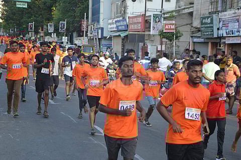 உலக ரத்த நன்கொடையாளர் நாள்: ஈரோட்டில் 3 ஆயிரம் பேர் பங்கேற்ற மாரத்தான்