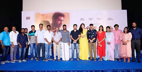 இயக்குநர் சுசீந்திரன் இயக்கத்தில், விஜய் ஆண்டனி, பாரதிராஜா, சத்யராஜ் நடிக்கும் புதிய திரைப்படமான 'வள்ளிமயில்' படத்தின் ஃபர்ஸ்ட் லுக் வெளியானது.