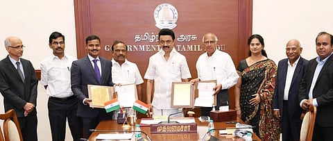 அரசு தொழில் பயிற்சி நிலையங்கள் தரம் உயா்வு: முதல்வா் முன்னிலையில் புரிந்துணா்வு ஒப்பந்தம்