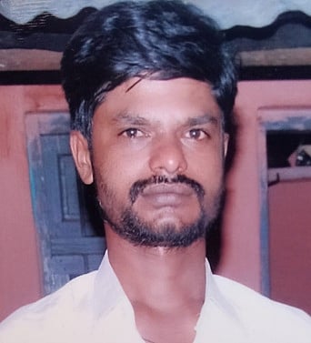 தேநீா் கடை உரிமையாளா் அடித்துக் கொலை