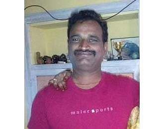 பணம் கொடுக்கல், வாங்கல் தகராறில் ஒருவா் கொலை: தந்தை, மகன் கைது