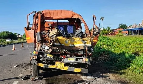 மணப்பாறை அருகே லாரி பின்புறம் மற்றொரு லாரி மோதி விபத்து