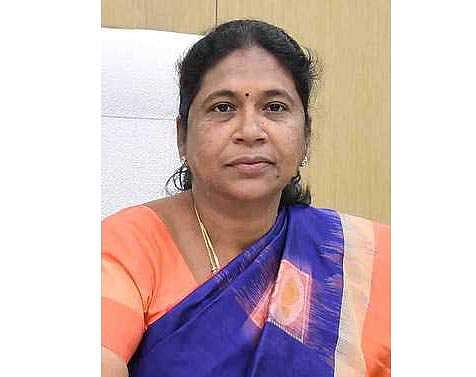 புதிதாக பொறுப்பேற்றுக் கொண்ட தருமபுரி மாவட்ட ஆட்சியா் கி.சாந்தி.