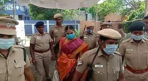 உயர் நீதிமன்றம் உத்தரவு: நளினி ஏமாற்றம்!