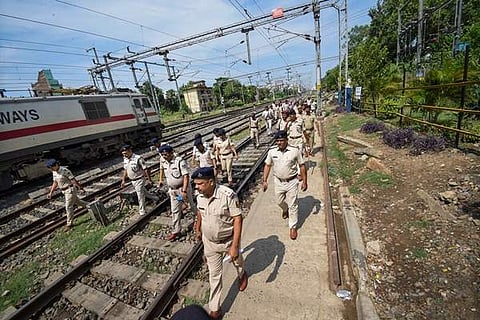 'அக்னிபத்' திட்டம்: போராட்டத்தில் 8 காவலர்கள் படுகாயம்