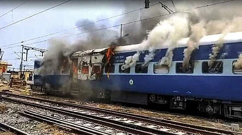 அக்னிபத்-வன்முறை-உபியில்-387-போ்-கைது