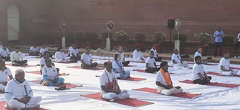 சர்வதேச யோகா தினம்: நாடாளுமன்றத்தில் யோகா நிகழ்ச்சி