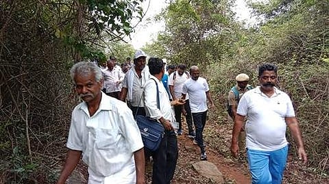 ராசிபுரம் வட்டம் கெடமலை கிராமத்தில் 75 லட்சமாவது பயனாளிக்கு மருந்து பெட்டகத்தை வழங்கும் தமிழக மக்கள் நல்வாழ்வுத் துறை அமைச்சர் மா. சுப்பிரமணியன்.