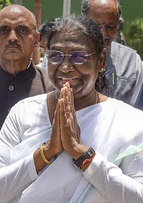 குடியரசுத் தலைவா் தோ்தலில் பாஜக தலைமையிலான தேசிய ஜனநாயக கூட்டணி வேட்பாளராக அறிவிக்கப்பட்டுள்ளார் திரெளபதி முா்மு.