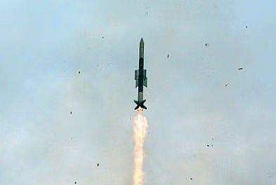 கப்பலில் இருந்து தாக்கும் ஏவுகணை வெற்றிகரமாகப் பரிசோதனை