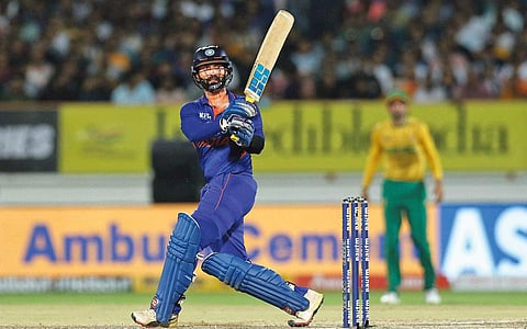 பீனிக்ஸ் பறவையான டி.கே.